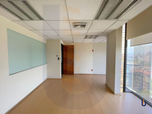 Oficina en renta - 300 m2 - Sobre Av. Insurgentes Sur