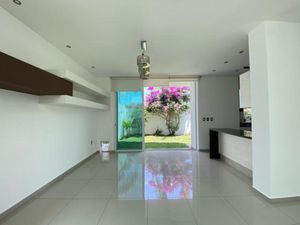 Casa en Venta en Residencial Provenza (La Romana) Tlajomulco de Zúñiga