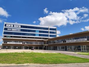 OFICINAS Y BODEGAS EN CENTRALIA CERCA DEL AEROPUERTO DE MÉRIDA