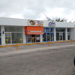 LOCAL COMERCIAL EN RENTA SOBRE LA AV. ITZÁES, FRENTE AL HOSPITAL OHORAN