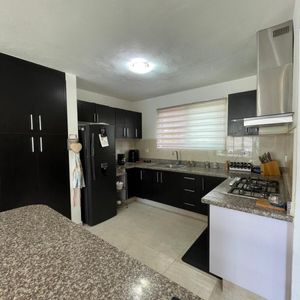 Moderna casa en Venta, 3 Recámaras en Esquina en Mérida