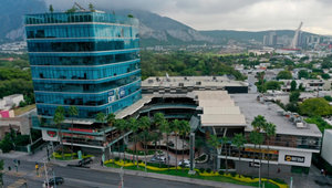 Renta de local comercial en Plaza de Av. Vasconcelos