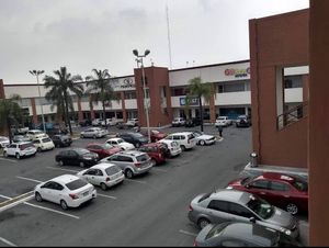 Local comercial en renta en Plaza Linda Vista, Guadalupe, Nuevo León