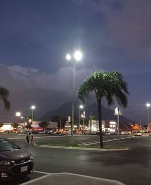 Local comercial en renta en Plaza Linda Vista, Guadalupe, Nuevo León