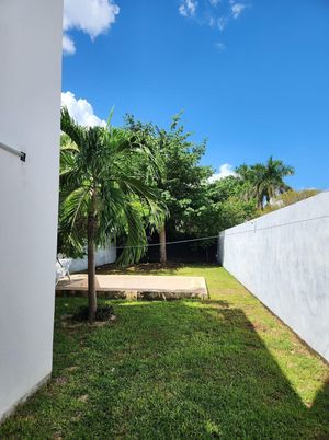 CASA EN VENTA, CONKAL, 2 NIVELES.