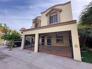 CASA EN VENTA EN MONTECARLO RESIDENCIAL