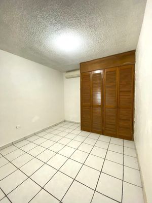 CASA EN VENTA DE UNA PLANTA AL SUR DE LA CIUDAD.