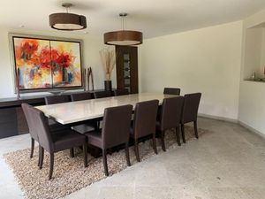 Excelente casa en Bosques lista para remodelar con hermoso jardin