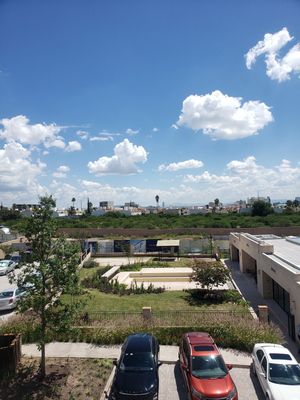 CASAS EN VENTA DE AUTOR EN ZONA JURICA EN EL SALITRE