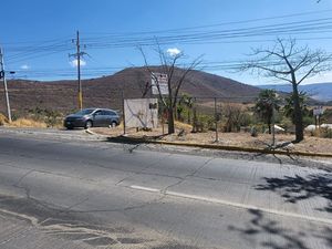 TERRENO FRENTE AVENIDA CON USO MIXTO COMERCIAL A 5 MIN DE LAS CUATAS.