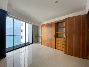 Penthouse en RENTA con roof privado en Nápoles