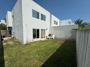 Casa en venta, 3 recamaras, increible terreno excedente