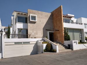 SE VENDE CASA EN BOSQUE ESMERALDA ATIZAPAN DE ZARAGOZA, EDO DE MEXICO.