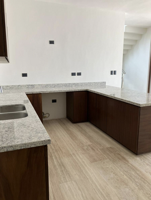 CASA EN VENTA EN CHOLUL, PRIVADA MARGARITAS 190, MODELO B, ENTREGA INMEDIATA