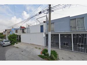 Casa en Venta en Colinas de las Aguilas Zapopan