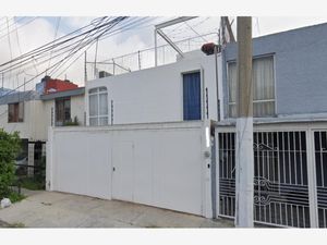 Casa en Venta en Colinas de las Aguilas Zapopan