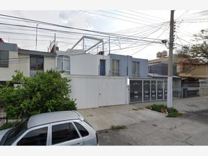 Casa en Venta en Colinas de las Aguilas Zapopan