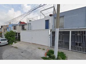 Casa en Venta en Colinas de las Aguilas Zapopan