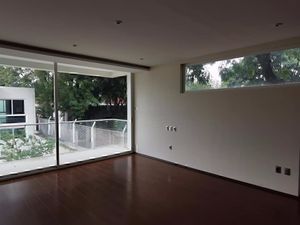 VENTA CASA ENTRE MIGUEL ANGEL DE QUEVEDO Y EL CENTRO DE COYOACÁN