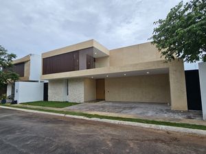 IF4520 VENTA DE CASA EN PRIVADA RESIDENCIAL EN TEMZON NORTE, MÉRIDA YUCATÁN