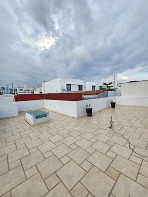 ¡ ¡ HERMOSA RESIDENCIA EN VENTA EN ESQUINA Y FRENTE A JARDIN !!