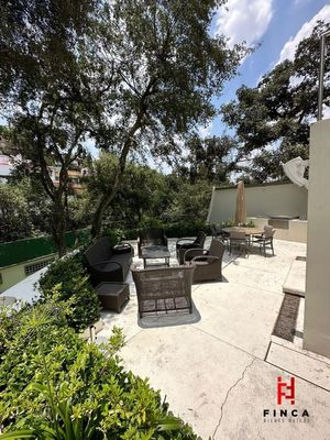 CASA EN PRIVADA EN VENTA EN LA HERRADURA