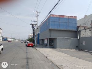 BODEGA COMERCIAL EN RENTA SOBRE AVENIDA BERNARDO REYES