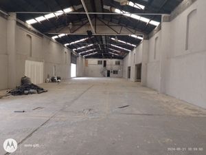 BODEGA COMERCIAL EN RENTA SOBRE AVENIDA BERNARDO REYES