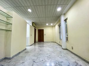 Ladron de guevara Oficina / Consultorio de 43m²