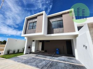 CASA EN VENTA EN FRACC. SENDEROS 3