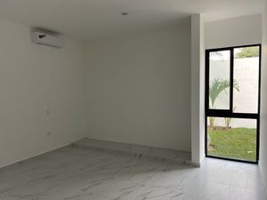 Casa en Tamanche, Mérida  con recámara en Planta baja, Privada residencial