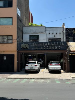 Edificio en av Revolución con uso de suelo amplio