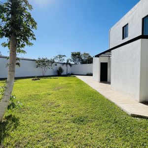 Casa en venta en privada residencial en Mérida, en Santa Gertrudis copo