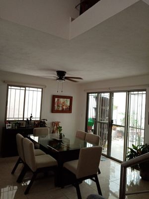 Casa con paneles solares en venta, Mérida, Yucatán