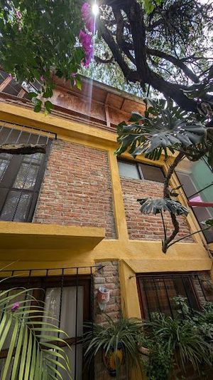 P Propiedad en VENTA con 3 Departamentos ¡San Miguel de Allende!