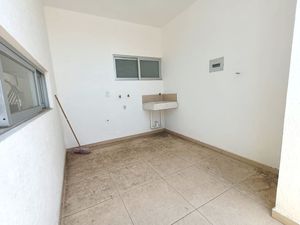 C Casa en VENTA en Querétaro ¡ Acabados y diseño modernos! Gran Jardín