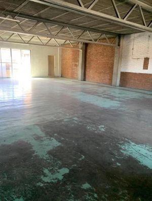 Renta/venta de Bodega Comercial en Venustiano Carranza LC167