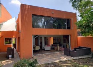 VENDO CASA EN CALLE CERRADA EN VISTAHERMOSA PARA MODERNIZAR