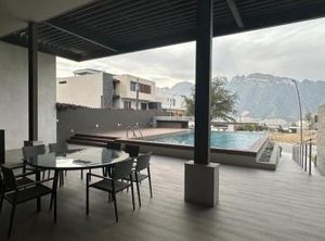 Venta de Terreno en Privada con Alberca