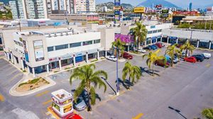 LOCAL RENTA PLAZA CONTRY DE 173 m²