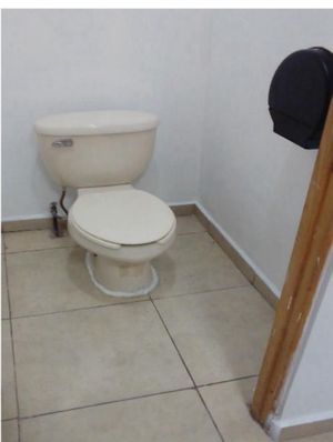 MEDIO BAÑO