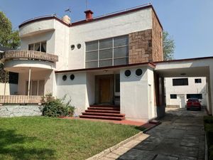 VENDO CASA EN LOMAS DE CHAPULTEPEC  "AV. PALMAS"