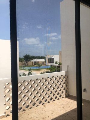 Venta de casa con una recámara en planta baja, Cholul Yucatán
