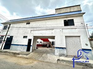 Propiedad con Locales Comerciales, Departamentos y Cuartos en Renta, San Ramón