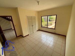 Bonita Cabaña estilo Americana en Venta, 3 Hab 2 1/2 Baños, Fracc Privado y Bosc