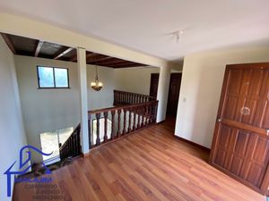 Bonita Cabaña estilo Americana en Venta, 3 Hab 2 1/2 Baños, Fracc Privado y Bosc