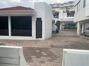 Salón multiusos con terraza