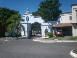 TERRENO PLANO EN PRIVADA FRENTE A PLAZA DE TOROS