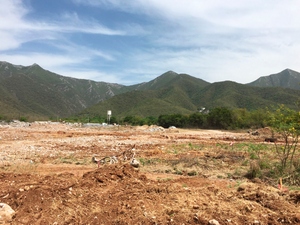 Terreno en venta en Los Cavazos, Santiago, Carretera Nacional