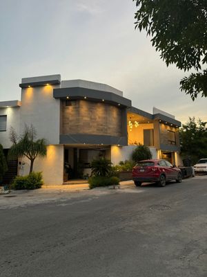 Venta de casa en Arboledas de Santa Rosa, Apodaca